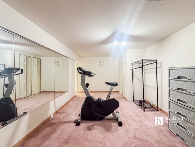 Building Photo - 1706 Poling Ave