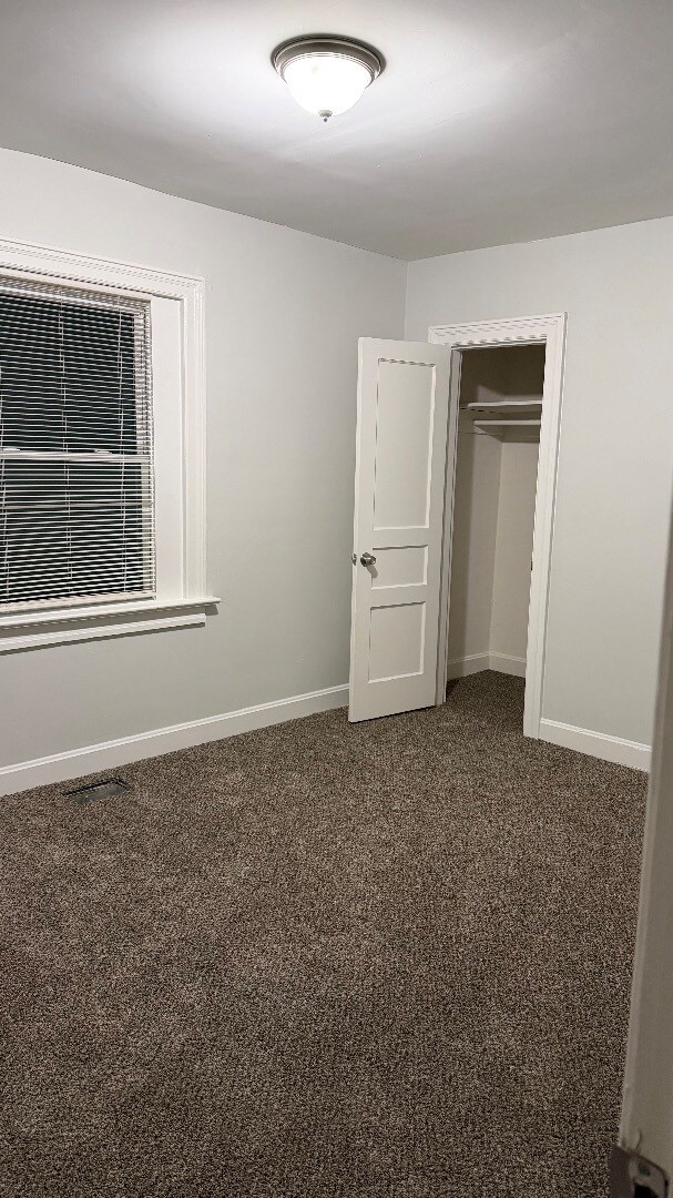 Building Photo - 914 Clark St