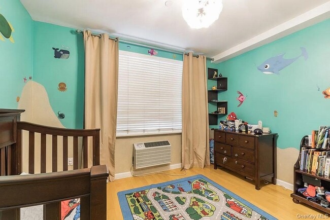 Building Photo - 3360 Shore Pkwy