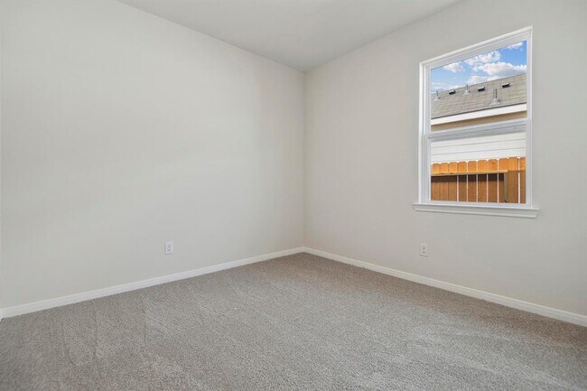 Building Photo - 16430 Blossom Grv Dr