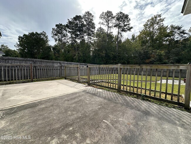 Building Photo - 159 Cavalier Dr