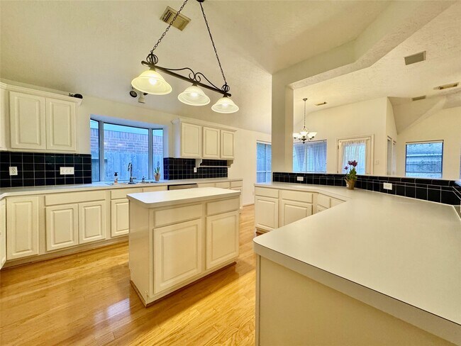 Building Photo - 1215 Wood Haven Ct