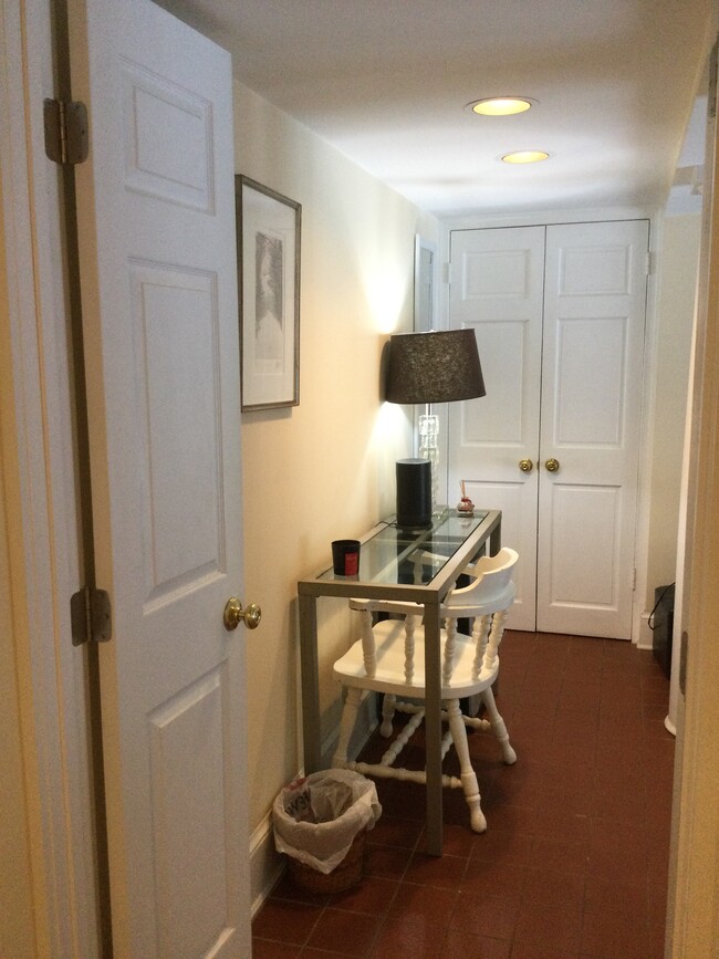 #2 Garden Suite - 3050 P St NW