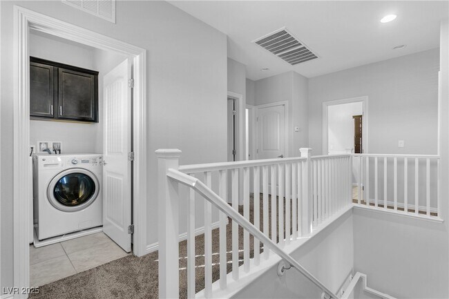 Building Photo - 9404 Sand Tiger Ave