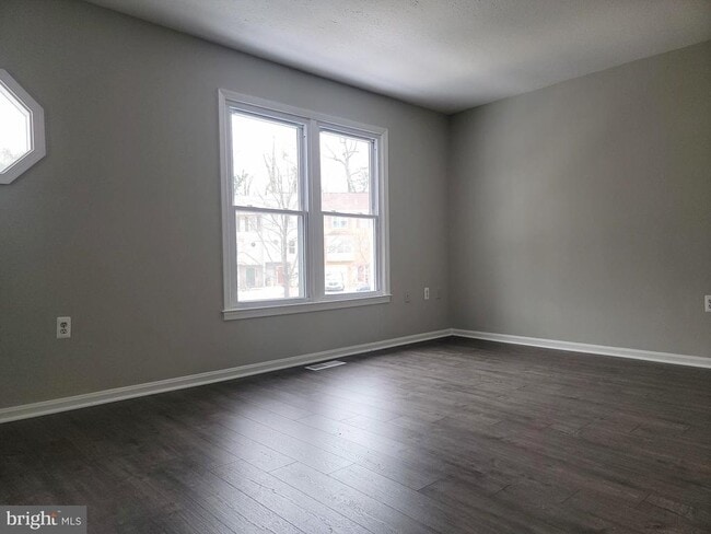 Building Photo - 7370 Stream Way