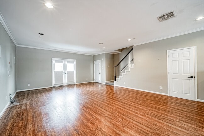 Building Photo - 17 Waugh Dr