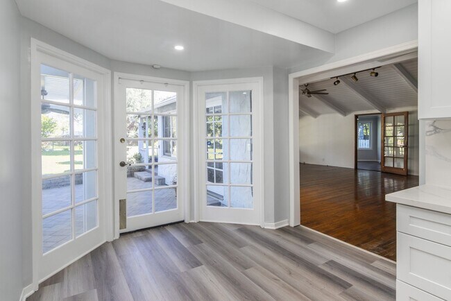 Building Photo - 4668 St Clair Ave