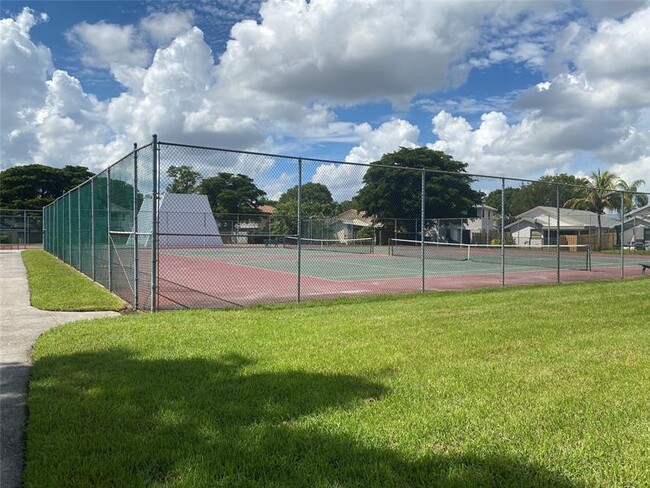 Building Photo - 228 Lakeside Cir