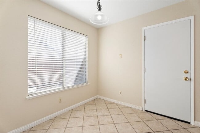 Building Photo - 4541 Country Run Way