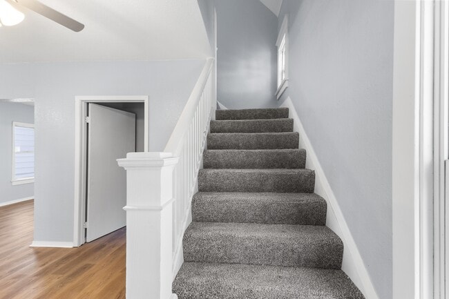 Building Photo - 1418 Mott Ave