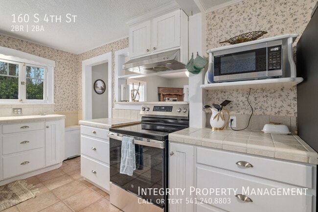 Building Photo - 160 S 4th St