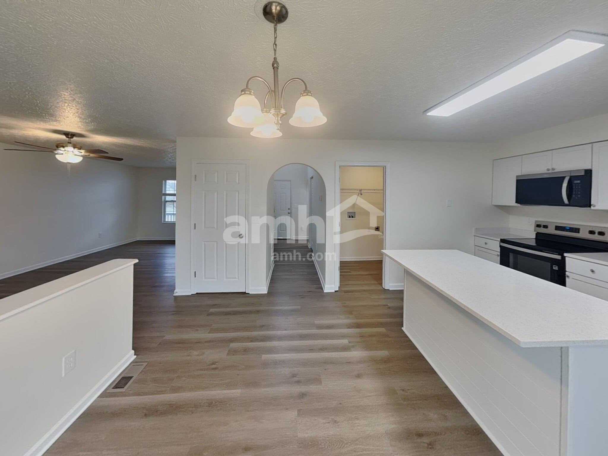 Building Photo - 201 Victorian Dr