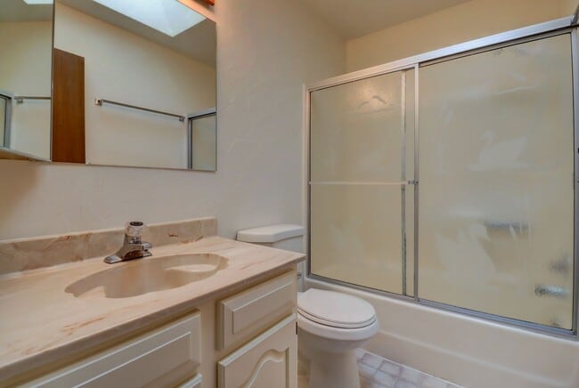 Building Photo - 1298 Tapadero Dr