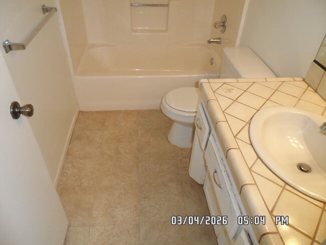 Building Photo - 3 Bedrooms, 1.75 Bathrooms, 2 Car Garage, Fully Fenced, Central Air & Heat, Large Lot, Wood Flooring