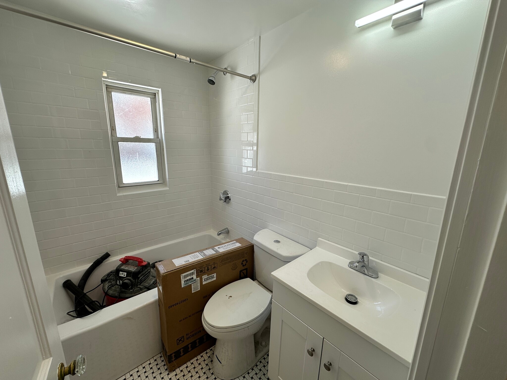 Building Photo - 186 Summit Ave