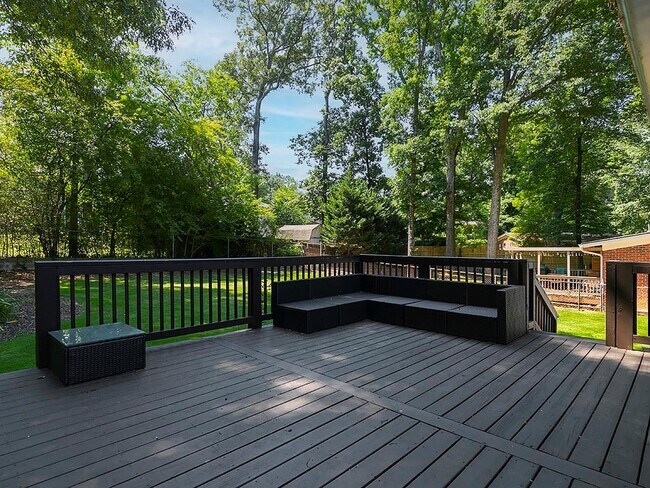 Building Photo - 3249 Howell Dr