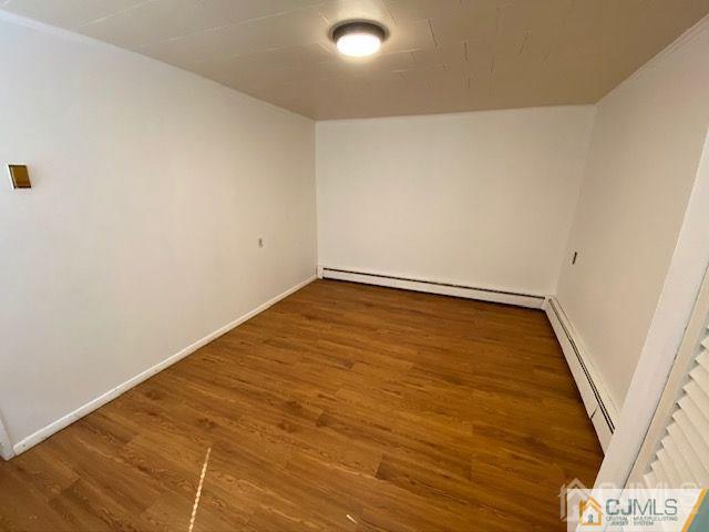 Building Photo - 123 Kossuth St