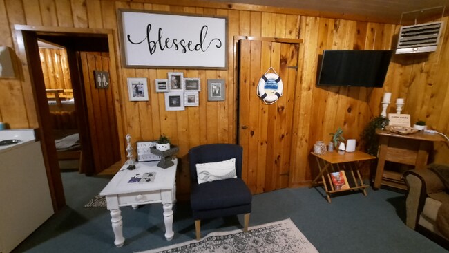 Building Photo - 293 Sumac Ln