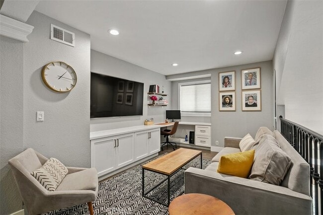 Building Photo - 28792 Bolanos