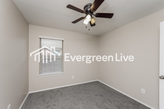 Building Photo - 1501 Meadow Creek Dr