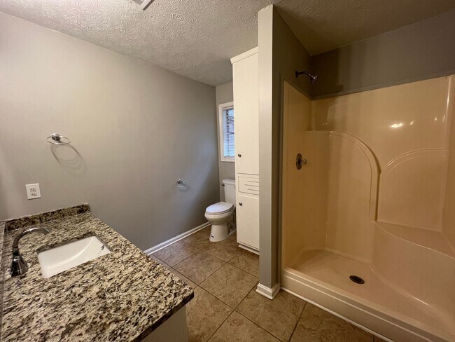 Building Photo - 3608 Willow Ln Dr