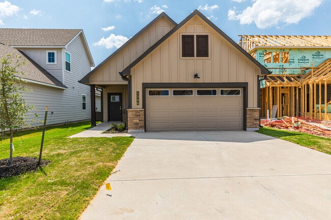 Building Photo - 1304 Elise Ave