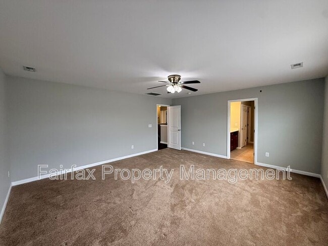 Building Photo - 127 Rosebud Ln