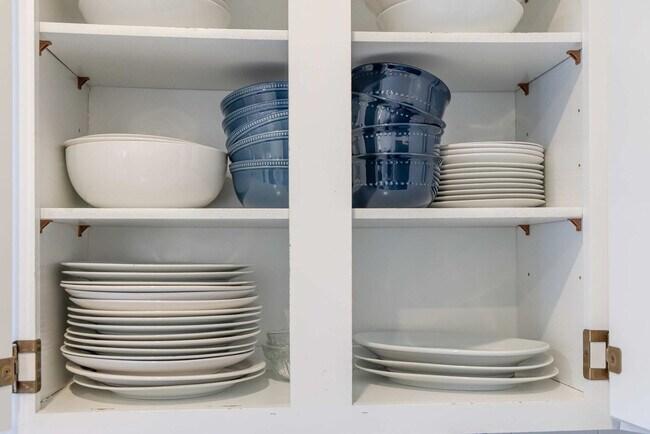 Building Photo - 640 S Columbia St