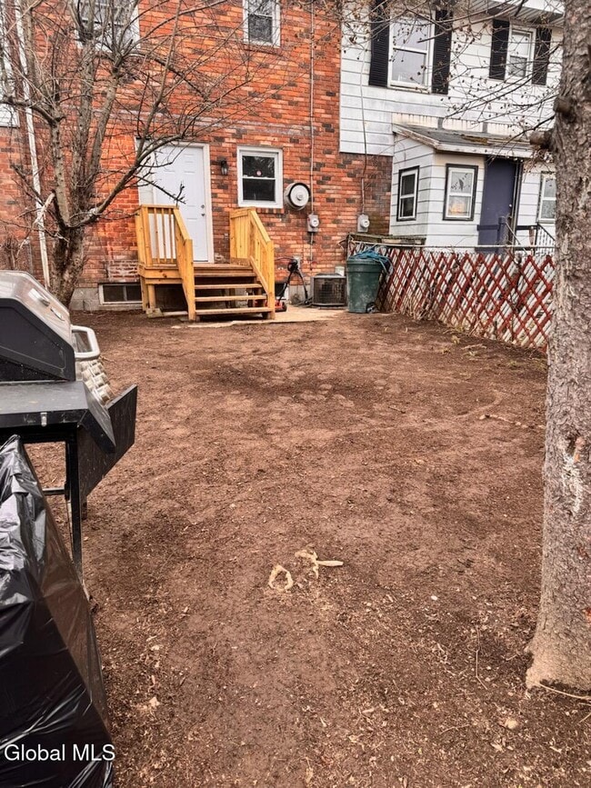 Building Photo - 285 Mt Hope Dr