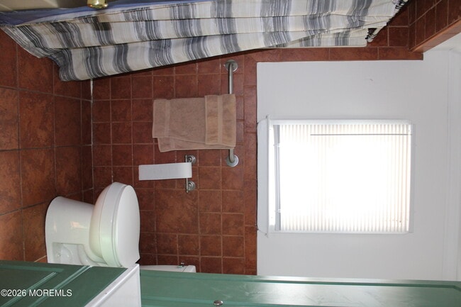 Building Photo - 58 W Greystone Rd