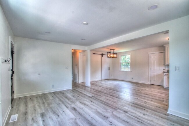 Building Photo - 141 Dodge Dr