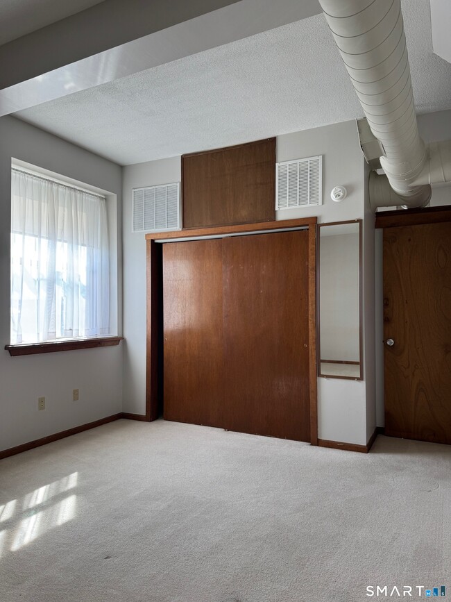 Building Photo - 146 High St