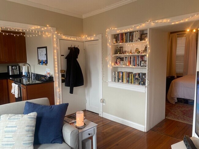 Building Photo - 50 Revere St