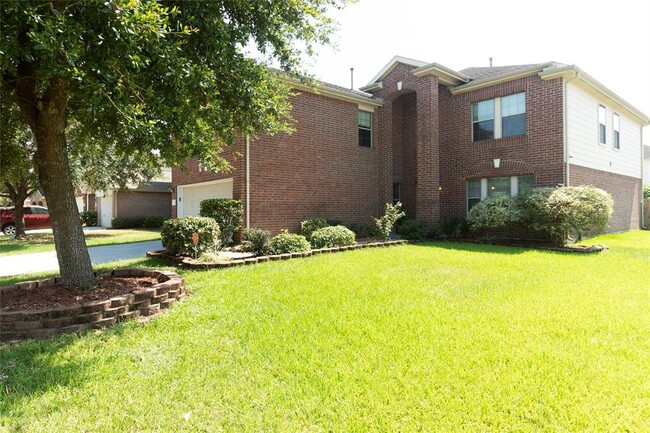 Building Photo - 2202 Crossmill Ln