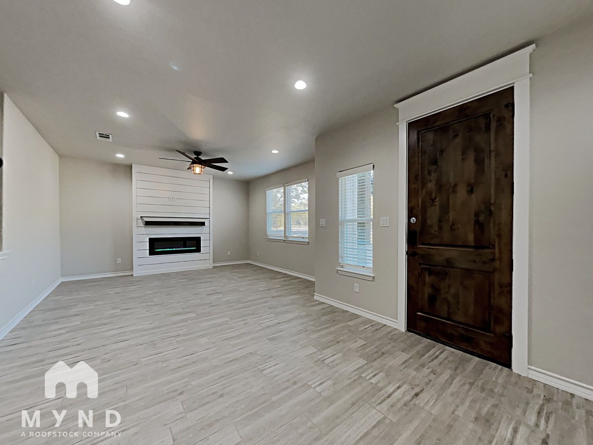 Building Photo - 5612 San Jacinto Dr