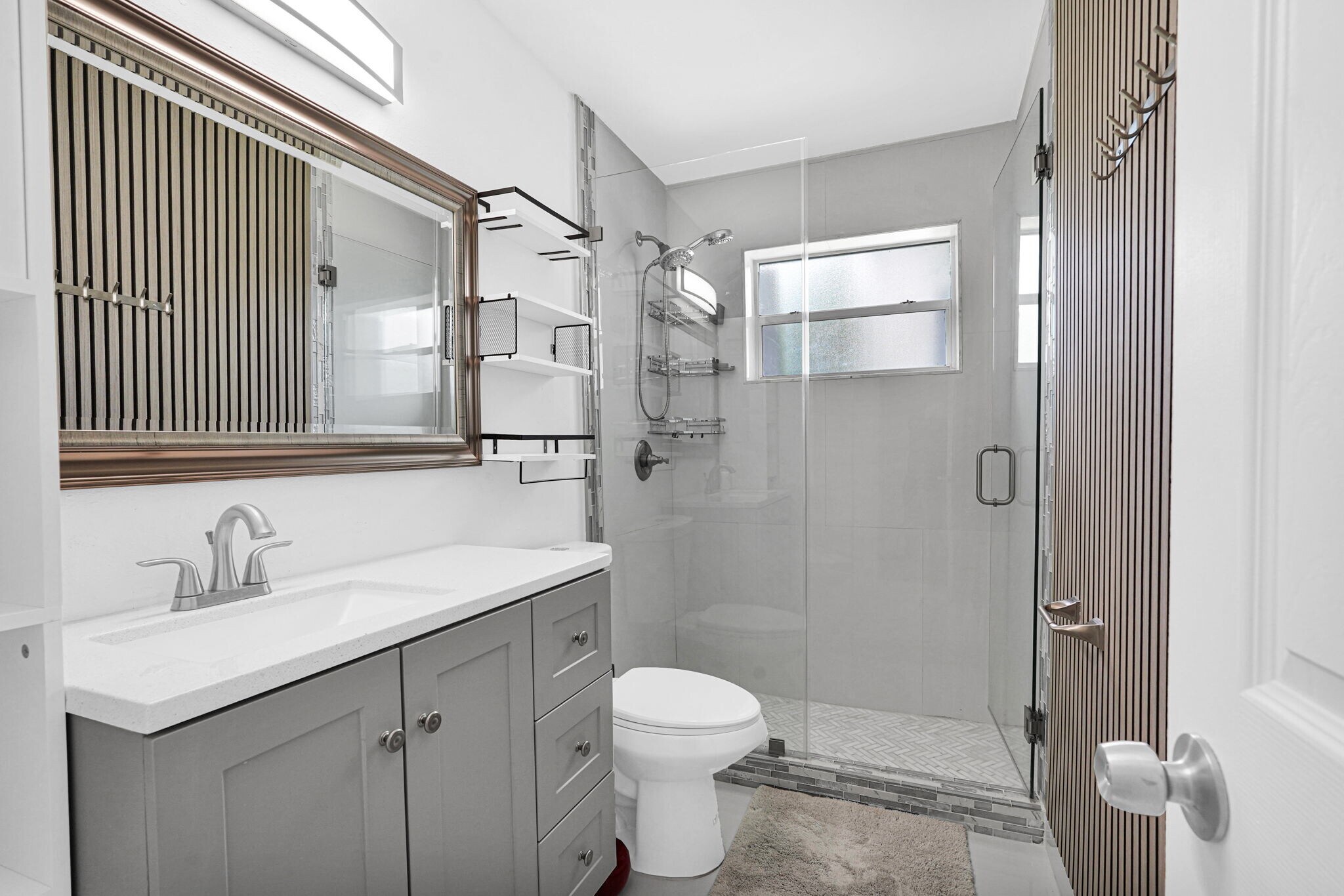 Building Photo - 1420 S 24th Ter