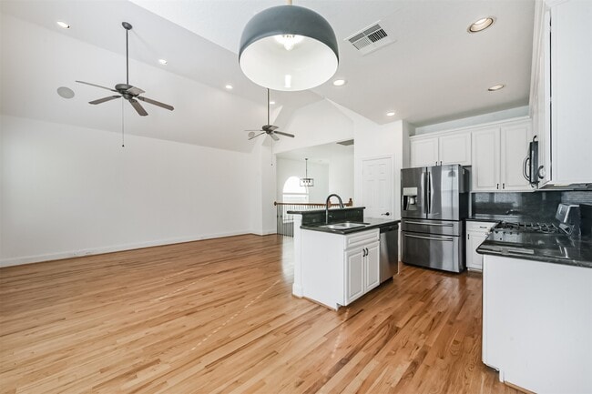 Building Photo - 340 Cage St