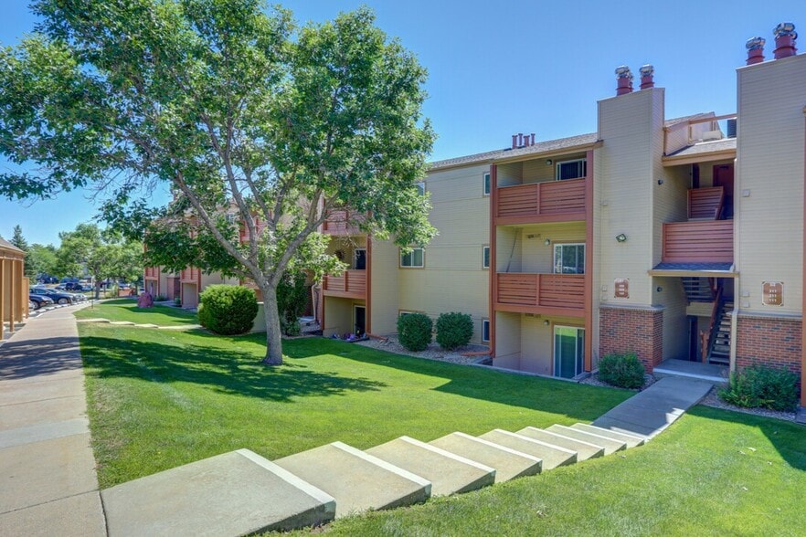 Primary Photo - Riva Ridge Apartments