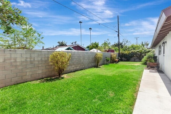 Building Photo - 1522 Robin Rd