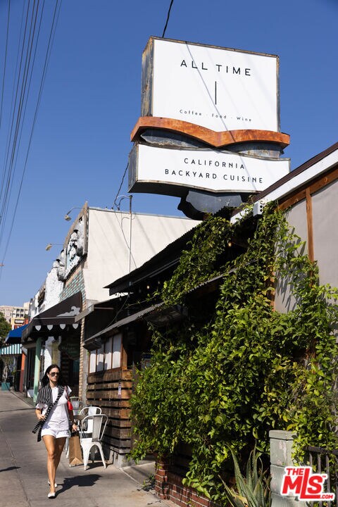 Building Photo - 2020 Mayview Dr