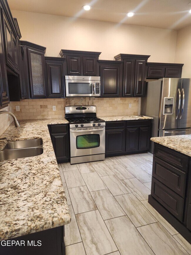 Building Photo - 4001 Tuscany Hills Pl