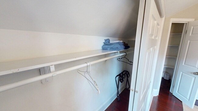 Building Photo - 1341 Franklin St NE