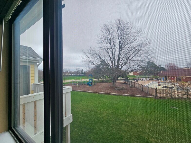 Building Photo - 573 Greystone Ln