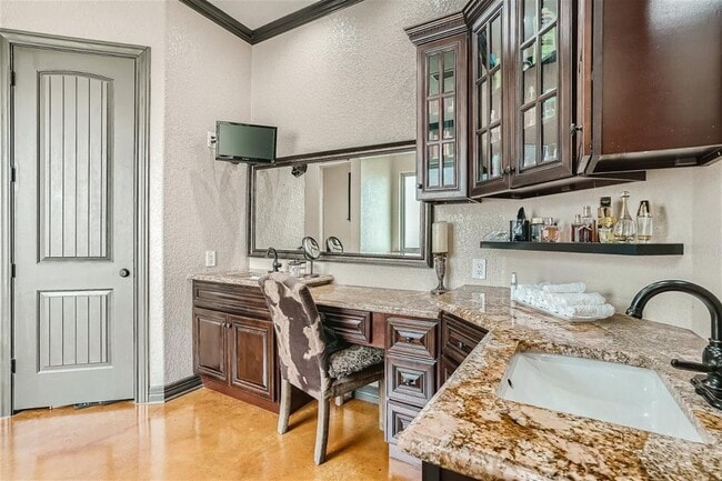 Building Photo - 15207 Nightingale Ln