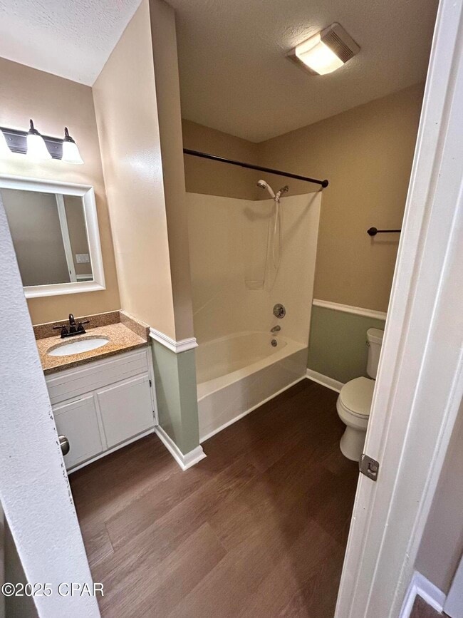 Building Photo - 1005 11th Ct