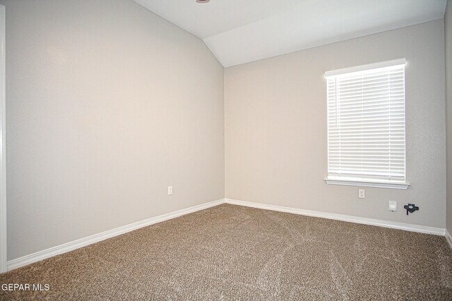 Building Photo - 644 Paseo Musical St