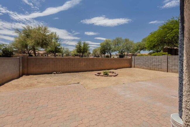 Building Photo - Rancho Sahuarita