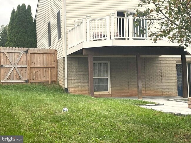 Building Photo - 13817 Rosewood Dr