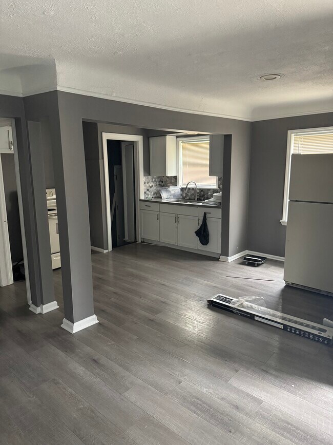 Building Photo - 19568 Dresden St