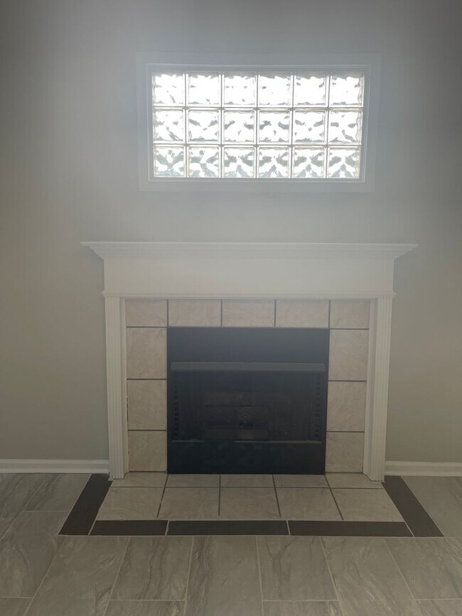 Building Photo - 267 Windridge Dr